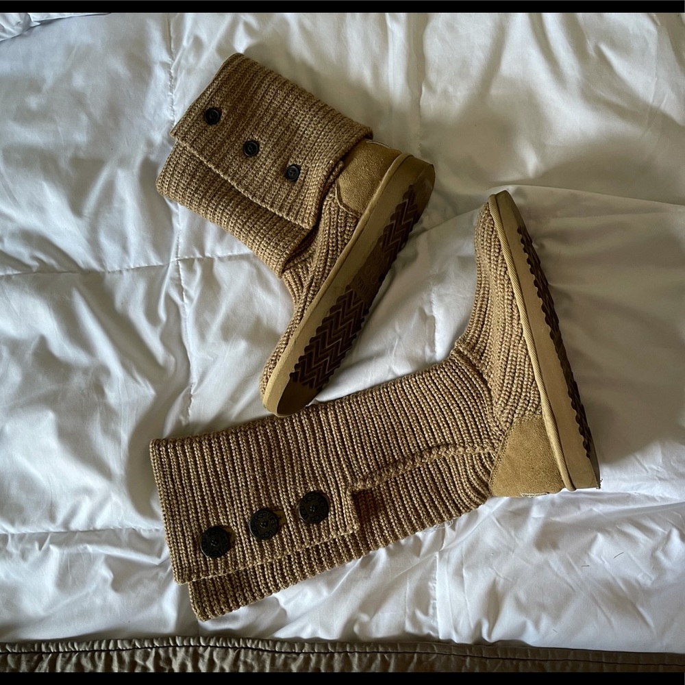 Ugg button cardi boots